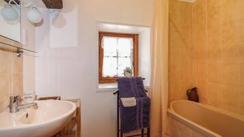 SĂšche-cheveux, serviettes fournies