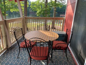 Outdoor dining - Lakefront spectacular view
(Henrico)