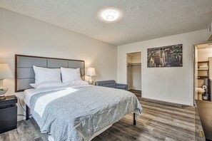 3 bedrooms, iron/ironing board, WiFi, bed sheets - LV Bleau Home (Las Vegas)