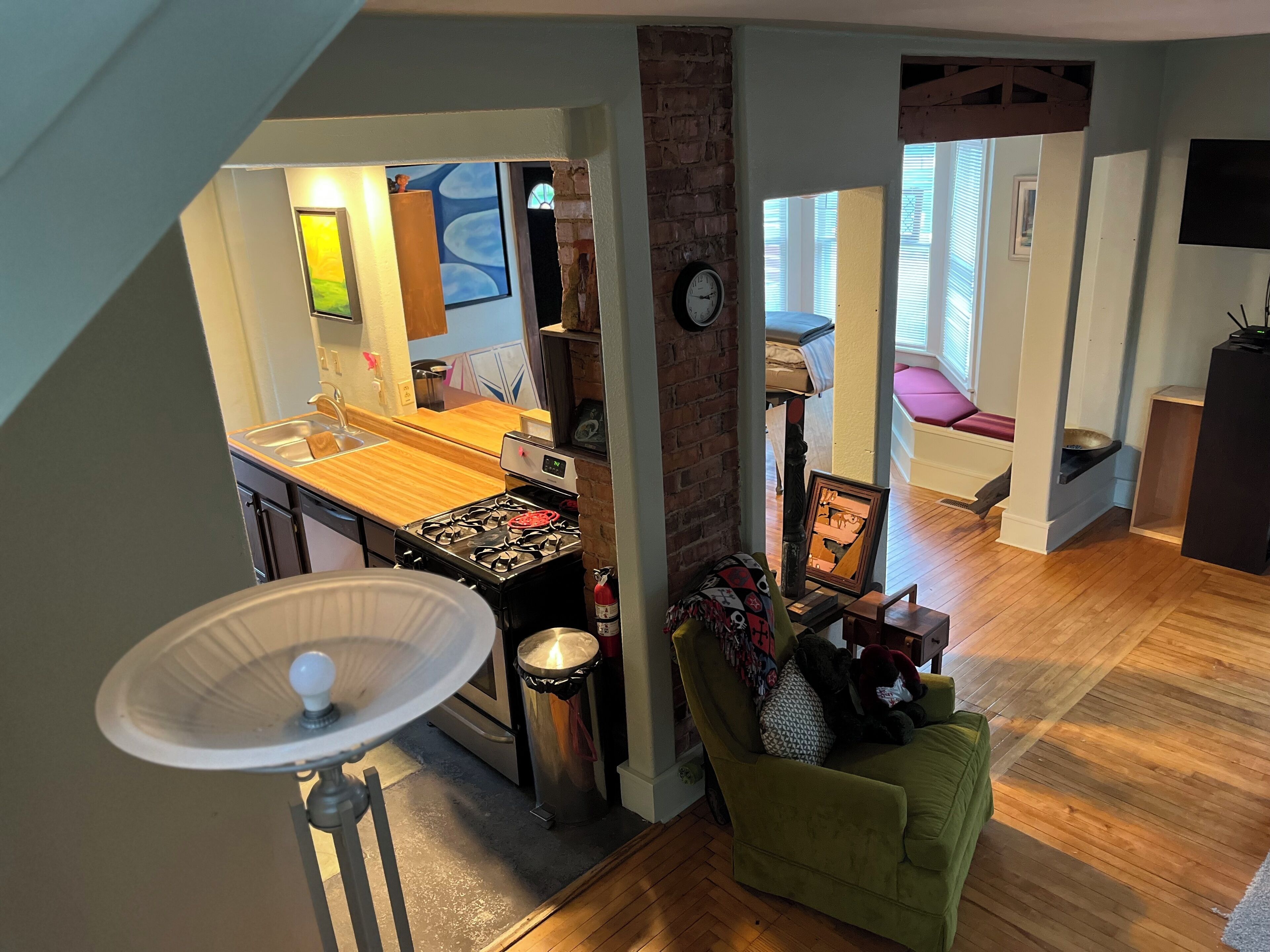 Gallery 573 by the Harbor minutes from Beautiful beaches 