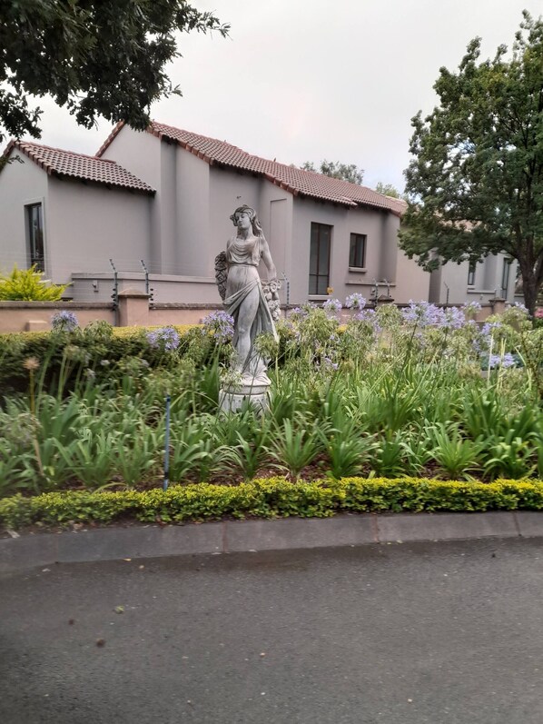 Apartment, 3 Bedrooms, Accessible, Smoking | Exterior - Quiet, Very Specious Apartment In Dainfern (Johannesburg)