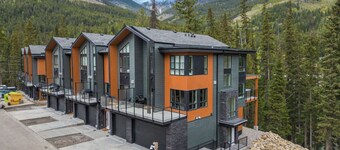 Aurora Peak | Hot Tub | Slope-Side | Fireplace