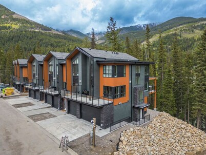 Aurora Peak | Hot Tub | Slope-Side | Fireplace