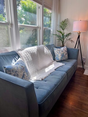 Smart TV, fireplace, books, printers -  Tree Lined Modern Classic House in Downtown Culver City (Culver City)