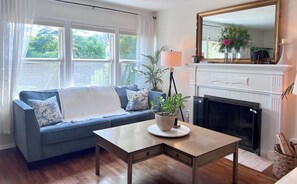 Smart TV, fireplace, books, printers -  Tree Lined Modern Classic House in Downtown Culver City (Culver City)