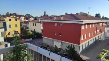 Appartamento, 3 camere da letto, terrazzo, vista giardino | Balcone