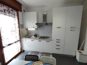 Apartment, 3 Bedrooms, Terrace, Garden View | Interior