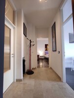 Íbúð - 3 svefnherbergi - verönd - útsýni yfir garð | Að innan