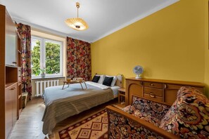 2 Schlafzimmer, Schreibtisch, Bügeleisen/Bügelbrett, kostenloses WLAN