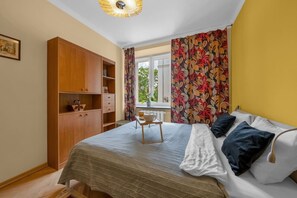 2 bedrooms, desk, iron/ironing board, free WiFi - 70m2 Warsaw Wola Apt - Workspace, Piano, Bus&Tram - by Rentujemy (Warszawa)