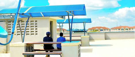 屋外ダイニングエリア