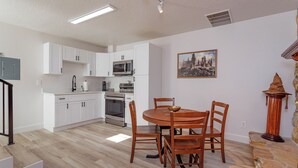 Unclassified image, 4 of 17, button - 2Br Harry Potter Themed Home 7mins from Universal (Orlando)