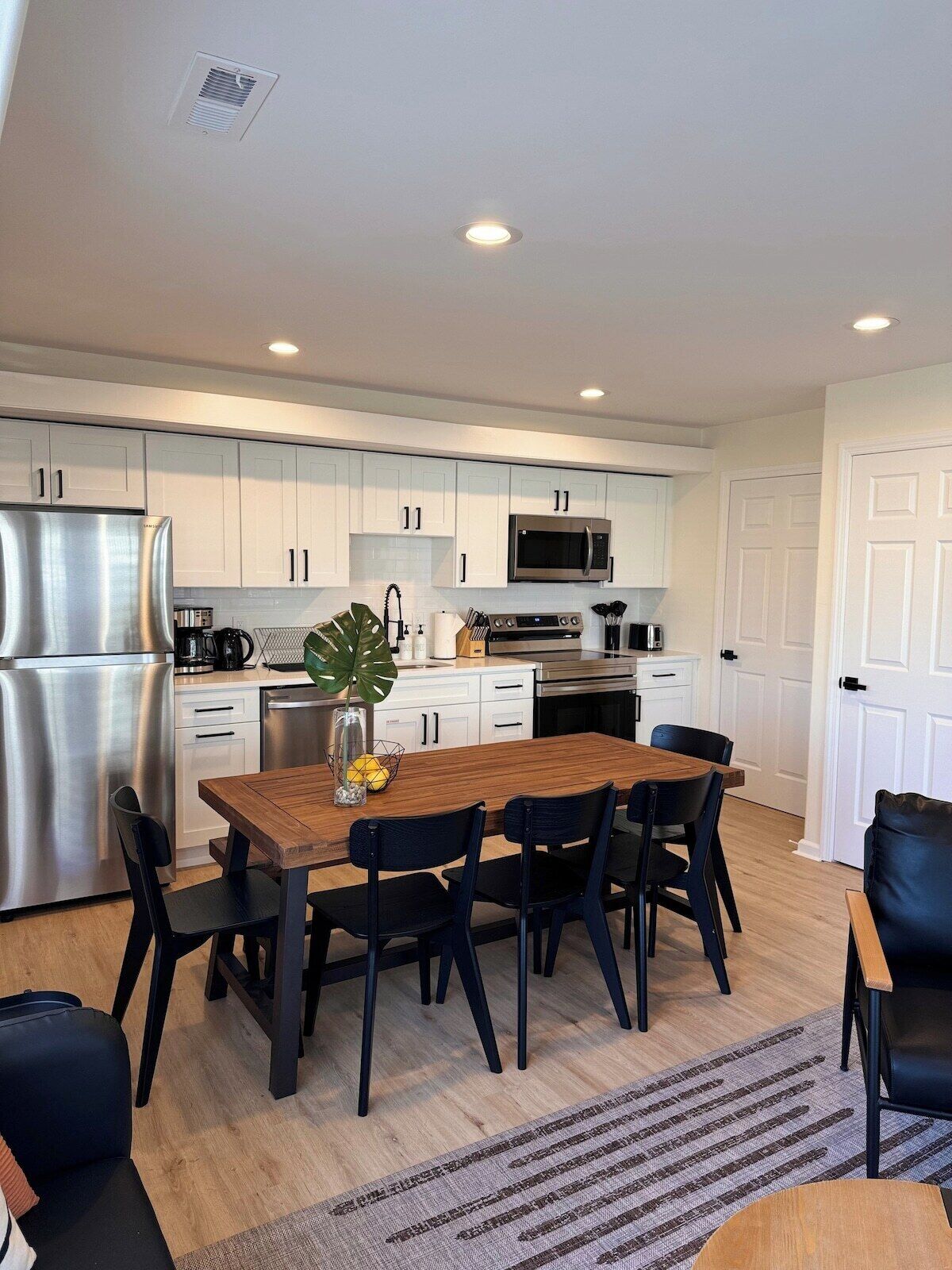 unit 2 · Great 3 bdr condo ,walking distance to the beach!