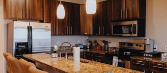 Charming 1BR Retreat Opposite SSM SLU Hospital with Private Parking & Balcony