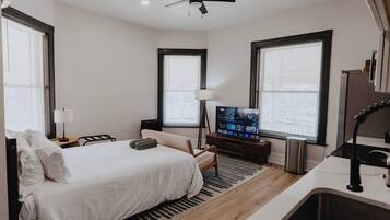 1 chambre, bureau, fer et planche à repasser, Wi-Fi
