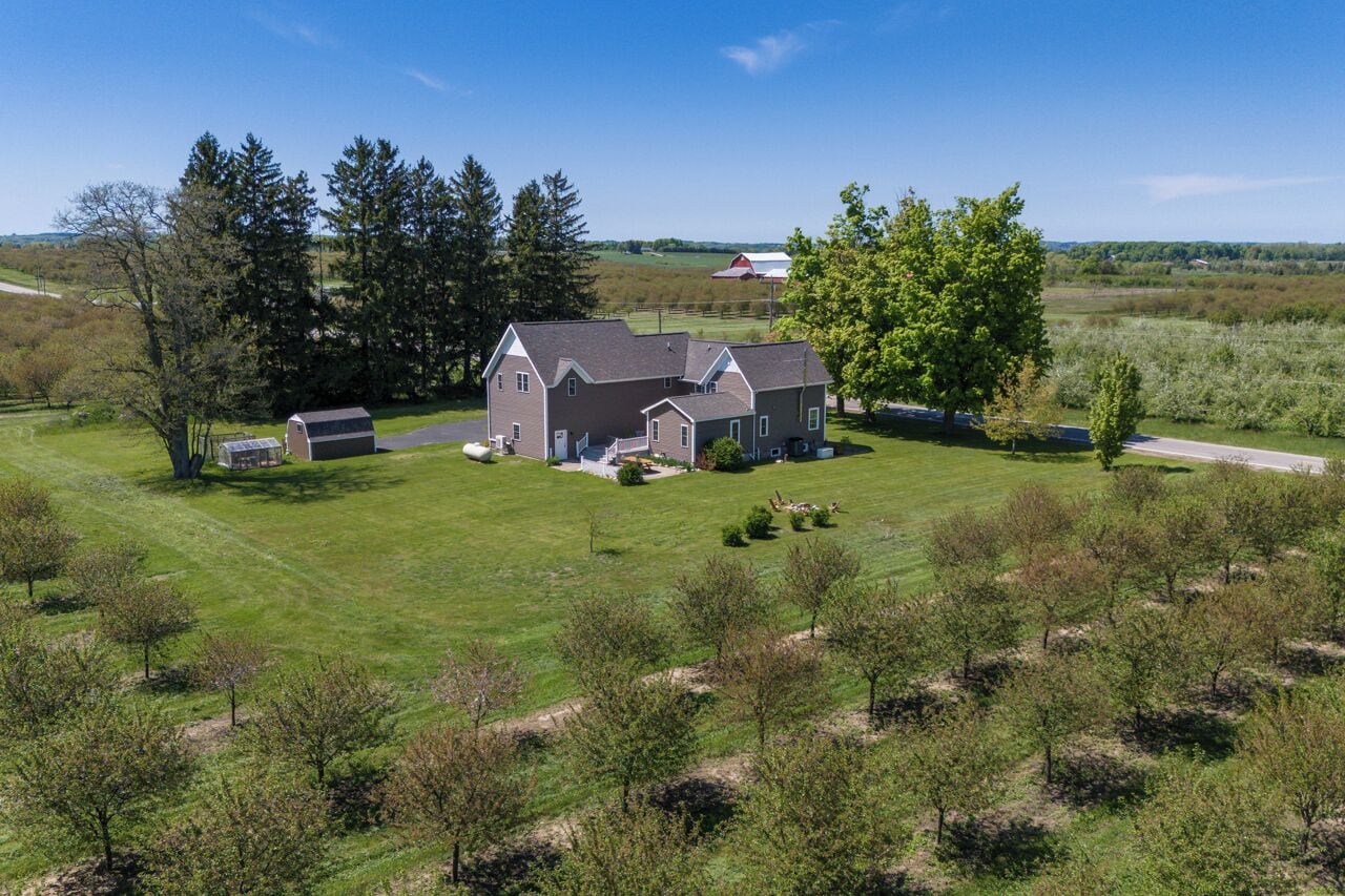 Enchanting 1901 Orchard Farm House 