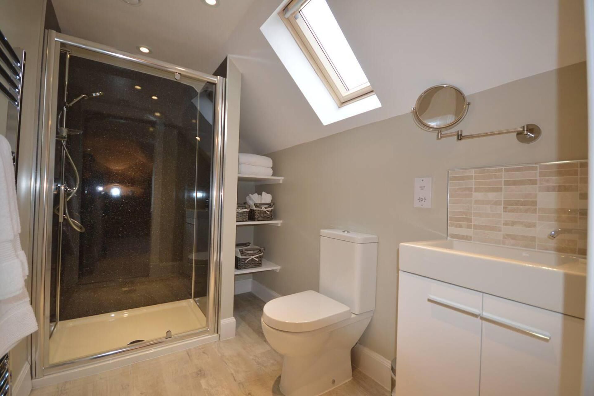House | Bathroom | Combined shower/tub, deep soaking tub, hair dryer, towels