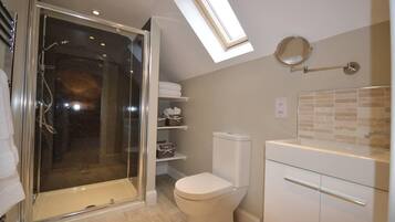 House | Bathroom | Combined shower/tub, deep soaking tub, hair dryer, towels