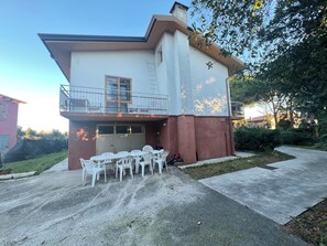 屋外ダイニングエリア