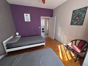 4 chambres, fer et planche à repasser, Wi-Fi gratuit, draps fournis