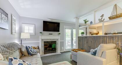 Golf Course Views & Pool Access! Norwich Studio