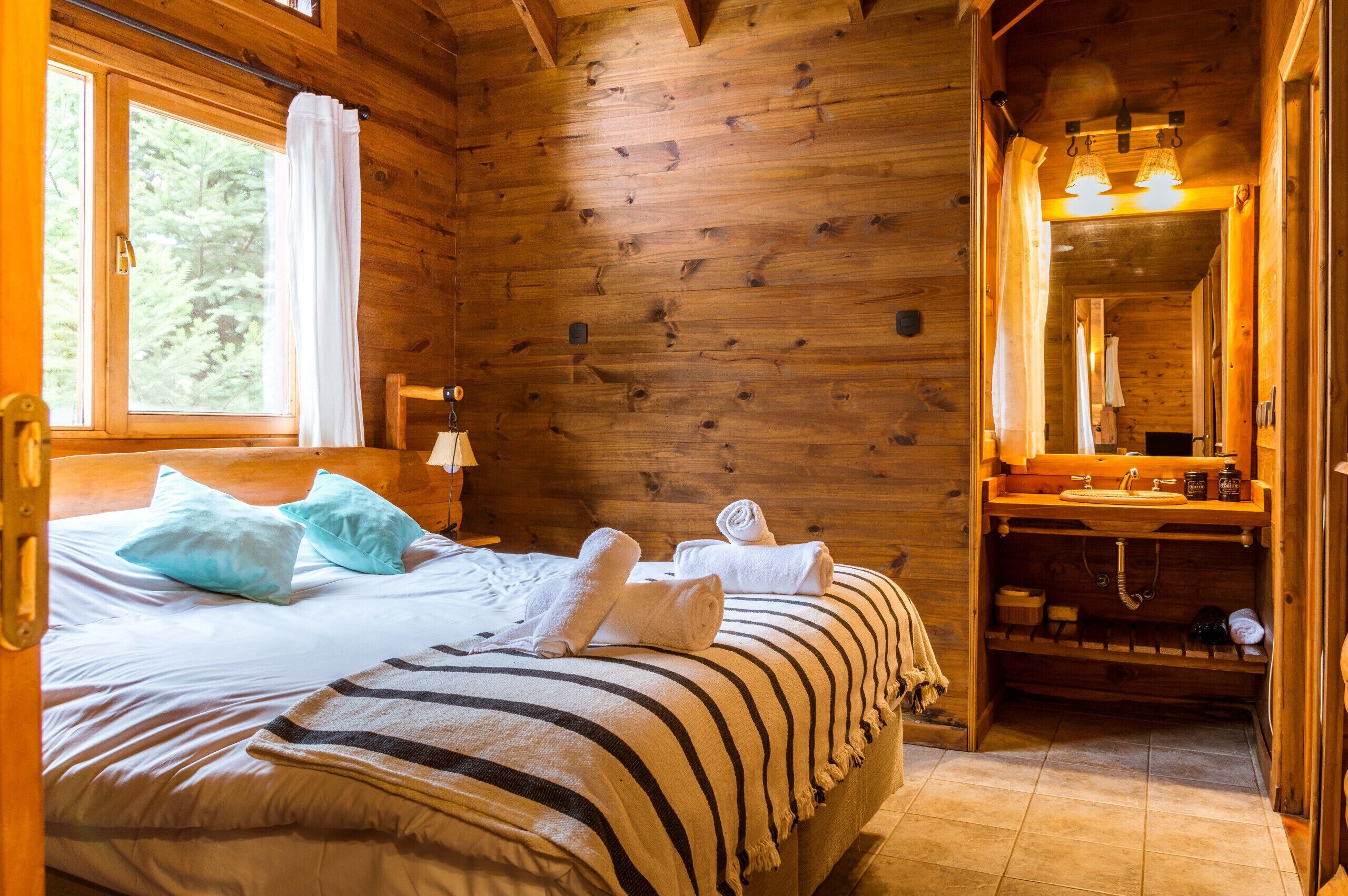 Coffres-forts dans les chambres, Wi-Fi gratuit, draps fournis