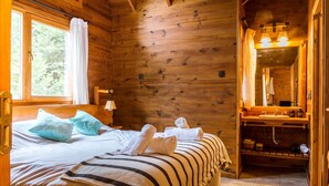 2 quartos, cofres nos quartos, Wi-Fi de cortesia, roupa de cama