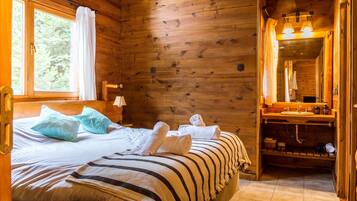 Coffres-forts dans les chambres, Wi-Fi gratuit, draps fournis
