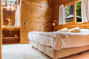 Caja de seguridad en la habitación, wifi gratis y ropa de cama 
