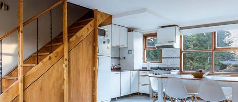 Fridge, microwave, oven, coffee/tea maker