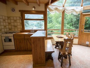 Kühlschrank, Mikrowelle, Ofen, Wasserkocher