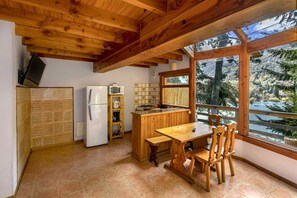 Kühlschrank, Mikrowelle, Ofen, Wasserkocher