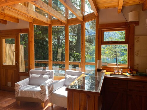 Le Pommier 2 | Cabañas frente al Lago y con Pileta Climatizada