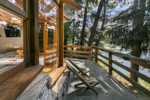 Terrace/patio - Le Pommier 3 | Cabañas frente al Lago y con Pileta Climatizada (Villa La Angostura)