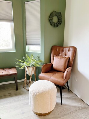 Interior - Restful Nest B 3bd&2ba in Midtown ANC (Anchorage)