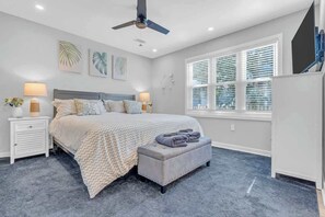 3 habitaciones, tabla de planchar con plancha, wifi y ropa de cama 