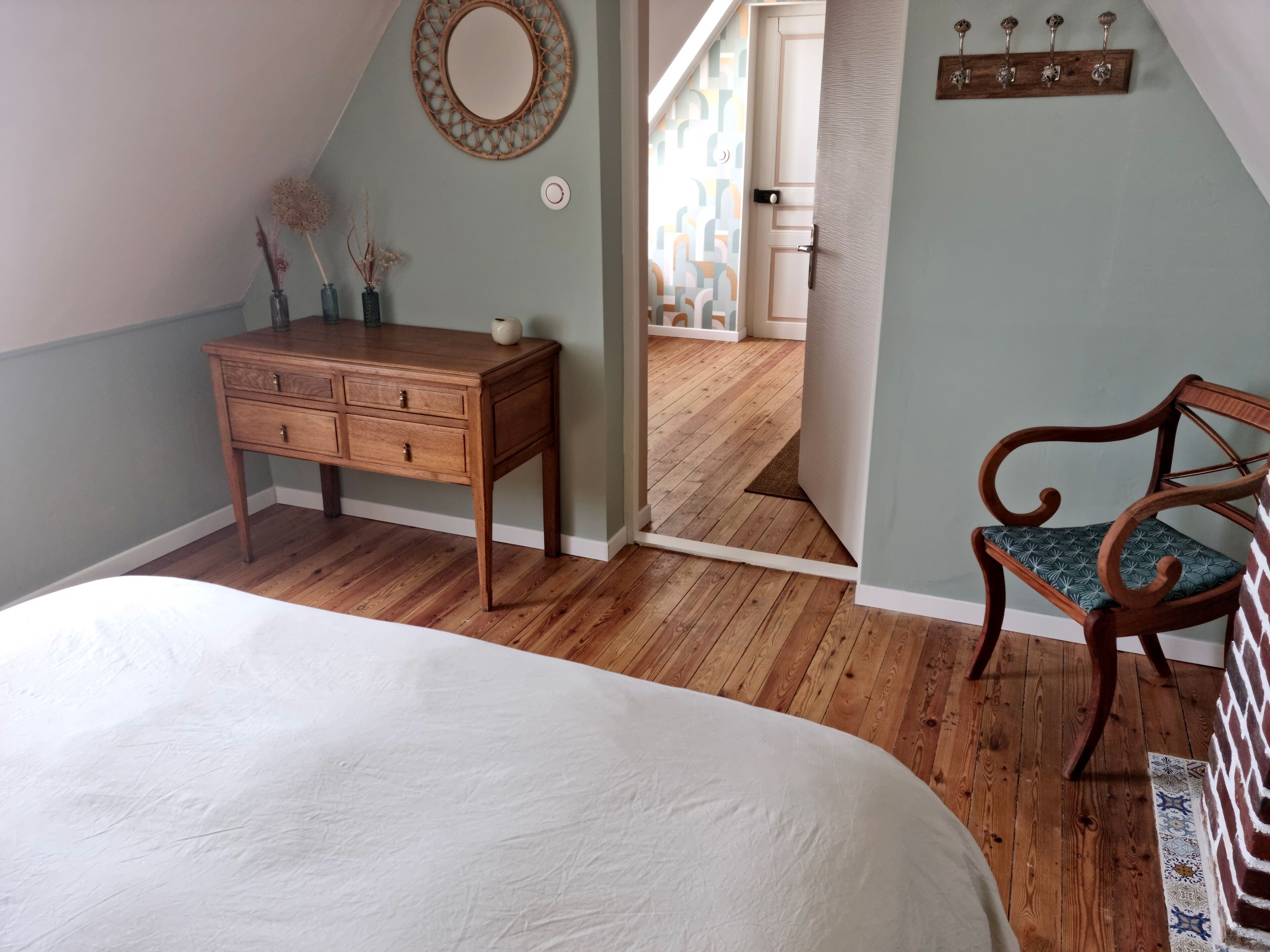 2 bedrooms, desk, free WiFi, bed sheets