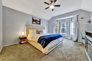 5 bedrooms, iron/ironing board, WiFi, bed sheets