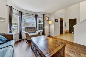 Interior - Cozy Fall Retreat w/ Swim Spa (Tigard)
