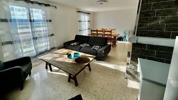 Télévision, cheminée