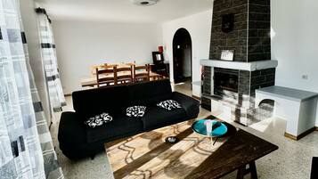 Télévision, cheminée