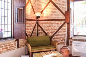 Télévision, cheminée