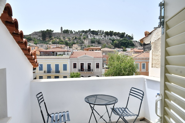 Suite, balcón | 1 dormitorio y wifi gratis