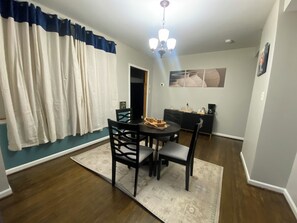 Dining - Fully furnished Luxury Baltimore home (Baltimore)