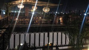 شرفة/رواق