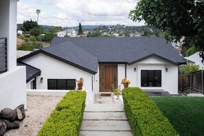 Exterior -  Eagle Rock Modern Luxury Hillside Oasis, minutes from trendy Highland Park!
 (Los Angeles)
