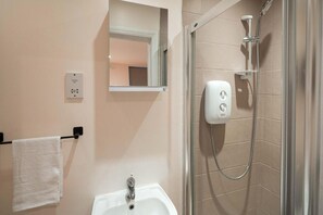 Studio | Bathroom