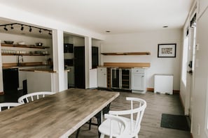 Dining - The Inn at Arch Cape (Arch Cape)