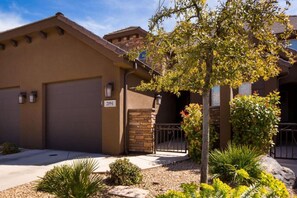 Exterior - Two Heated Pools/Spas, BBQ, Golf Course (Washington)