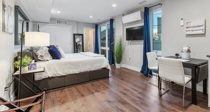 LuxuryDenver 750 Sq. Ft. Private Suite + Hot Tub - Downtown Denver